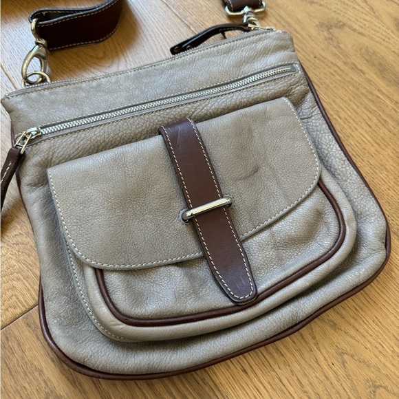 Roots Side Saddle Crossbody Bag - Gray & Tribe Leather - EUC - Picture 7 of 11